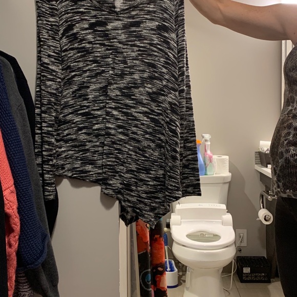 Ricki’s Tunic - Picture 2 of 2